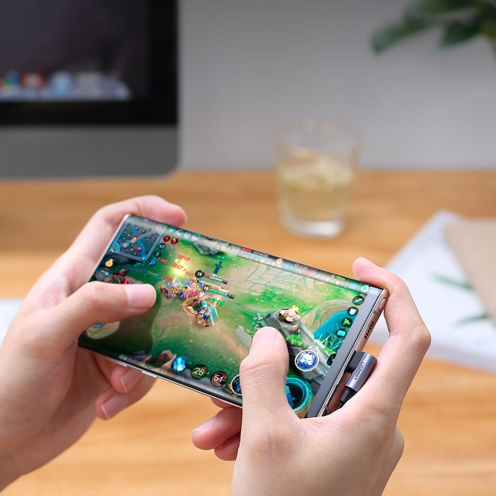 Câble de données et de charge USB-C - USB-C UGREEN US323 USB-C coudé, 60W, 1m, noir