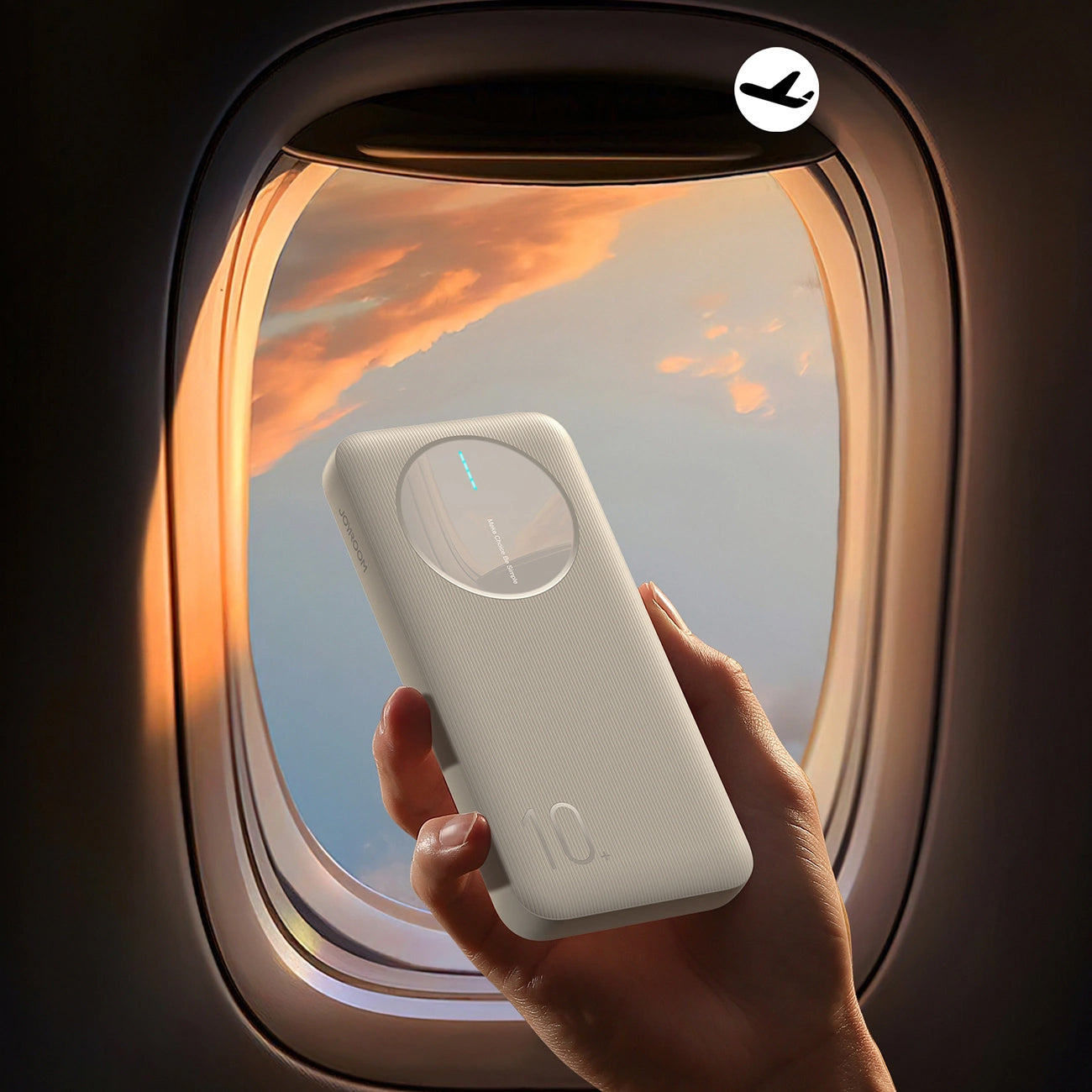 Externer Akku Joyroom JR-PBF12, 10000mAh, 12W, 1 x USB-C - 2 x USB-A, Weiß