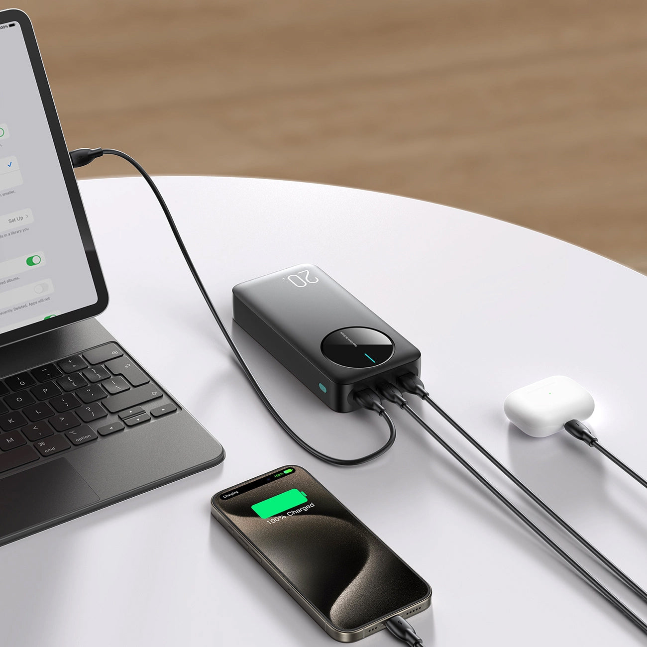 Externer Akku Joyroom JR-PBF14, 20000mAh, 12W, 1 x USB-C - 2 x USB-A, Schwarz