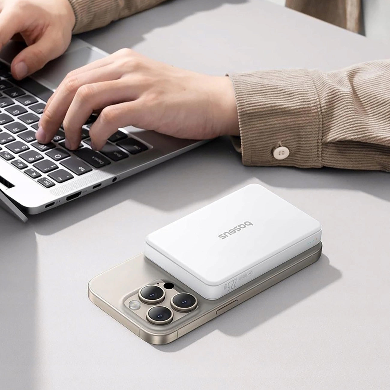 Batterie Externe Sans Fil Baseus Airpow2 Qi2, 10000mAh, 22.5W, QC + PD + FQI, 1 x QI - 1 x USB-A - 1 x USB-C, Blanche P10080000213-00