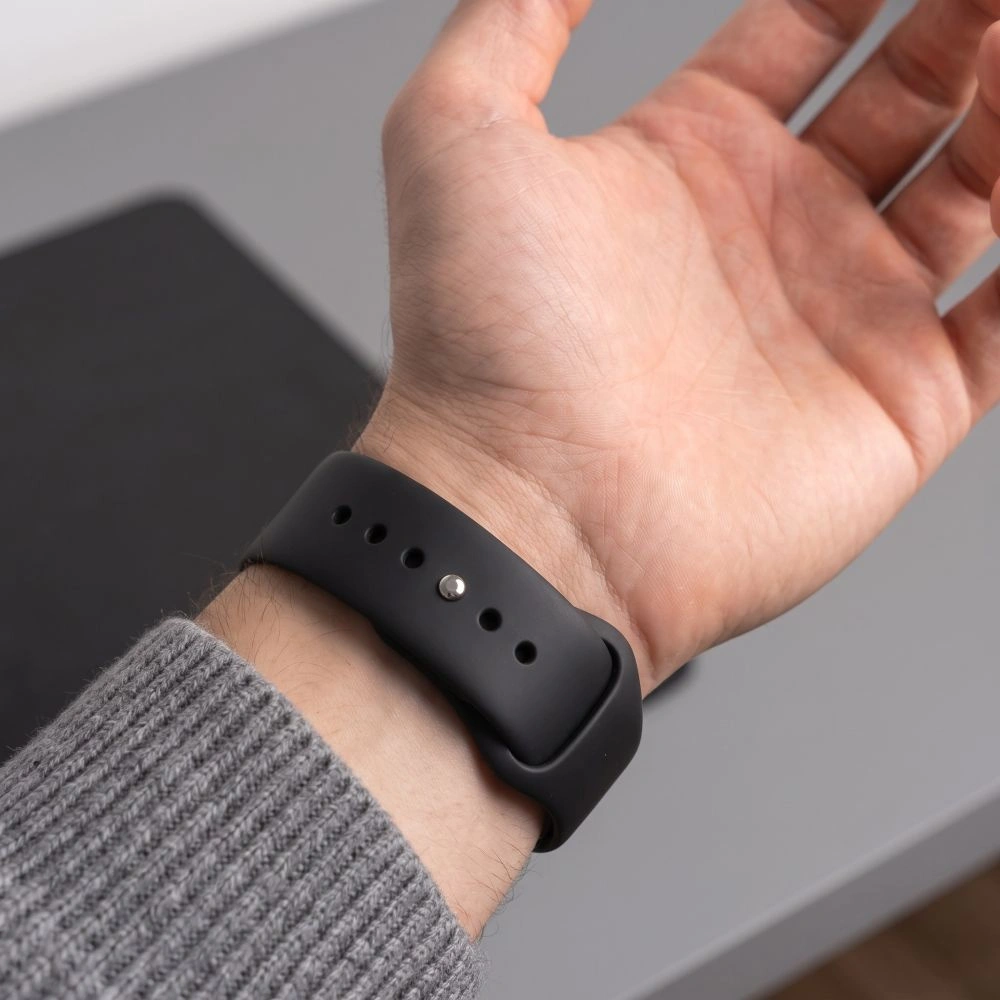 Tech-Protect Silikonarmband für Apple Watch 49mm / 46mm / 45mm / 44mm Serien, Schwarz