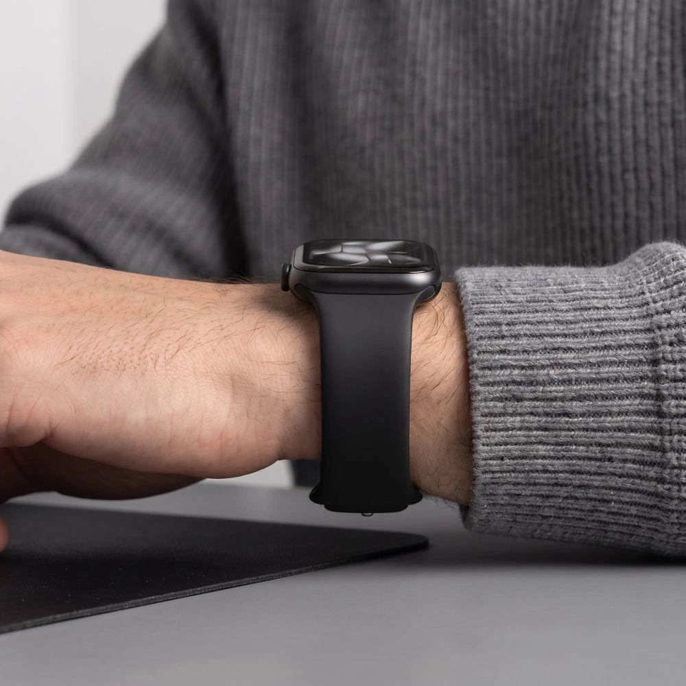 Tech-Protect Silikonarmband für Apple Watch 49mm / 46mm / 45mm / 44mm Serien, Schwarz