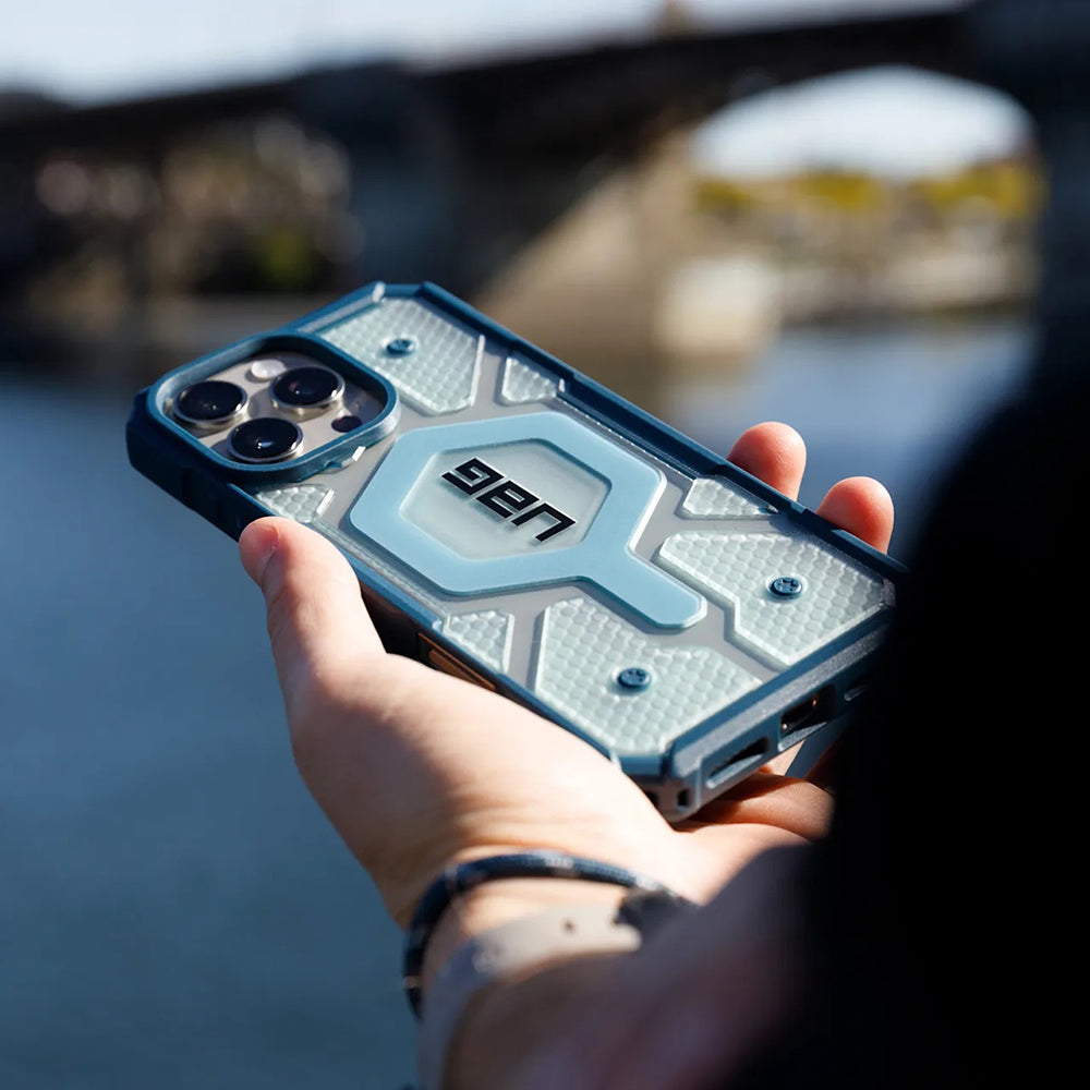 MagSafe Hülle für Apple iPhone 17 Pro Max, Urban Armor Gear, Pathfinder Clear mit Lanyard, Blau