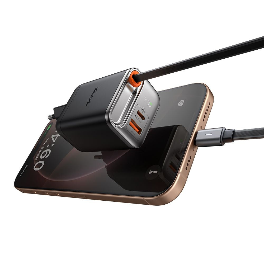 Chargeur réseau avec câble USB-C McDodo CH-4281 FreeGo Display, 40W, 3A, 1 x USB-A - 1 x USB-C, Noir