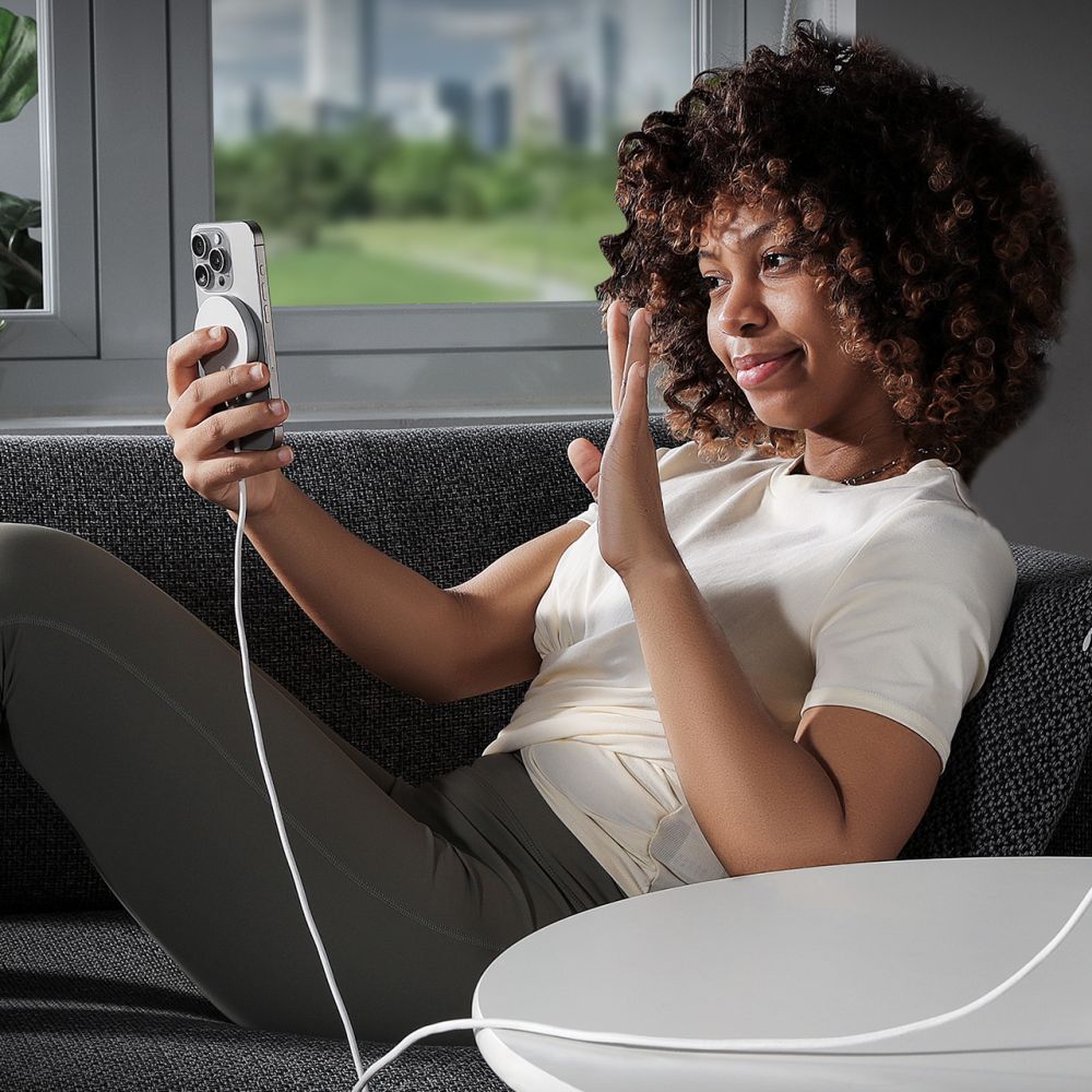 Chargeur Réseau Sans Fil ESR HaloLock, 15W, 1.67A, Argenté