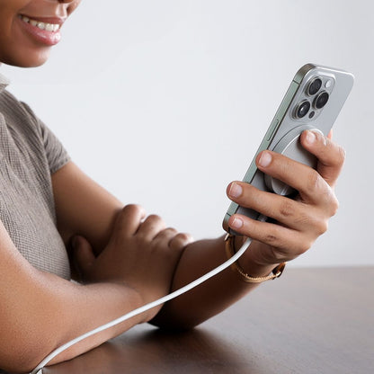 Chargeur Réseau Sans Fil ESR HaloLock, 15W, 1.67A, Argenté