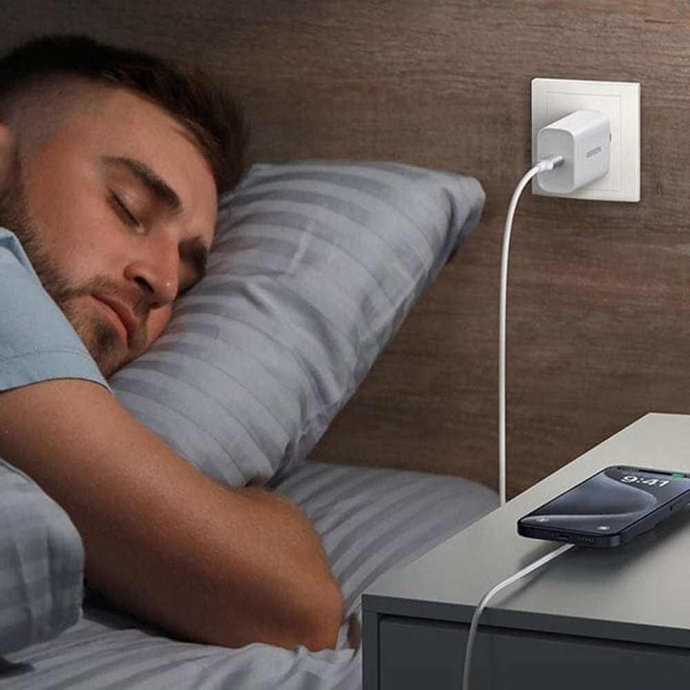 UGREEN W703 Wireless Netzladegerät, 15W, 1.67A, Weiß